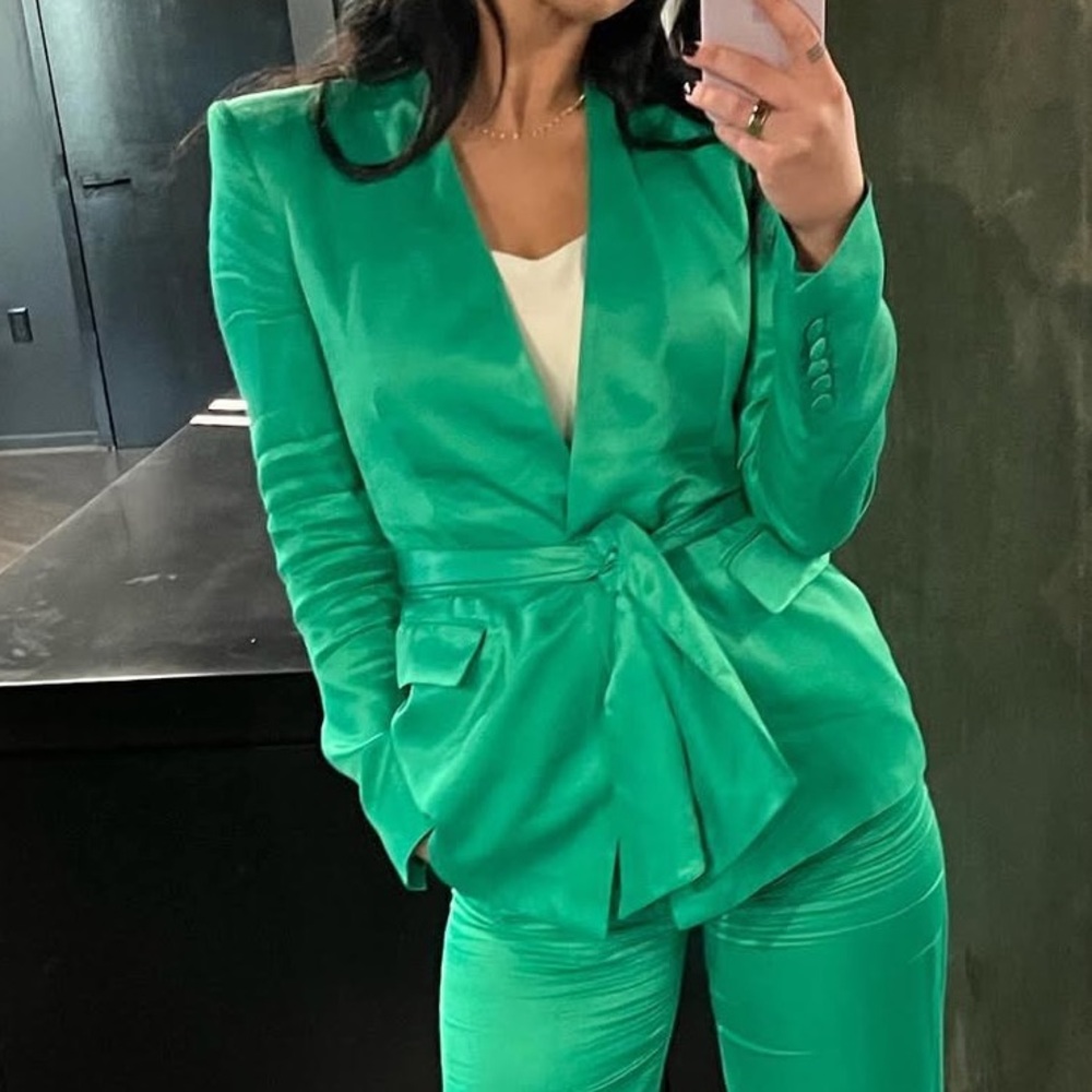 Zara green belted satin effect bkazer classic fit - Picture 8 of 9